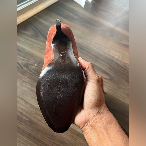 Delman Womans Cognac Suede 4"
Stiletto Heels Metallic Trim 10 - Picture 6 of 9